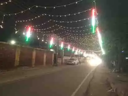 बुलंदशहर के बाजार सजे:धनतेरस से पंचोत्सव शुरू, 300 करोड़ के कारोबार की उम्मीद,दोपहिया-सराफा में बंपर बिक्री अनुमान...TV Newsकल तक