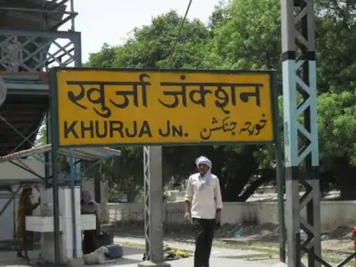 तत्काल टिकट के लिए यात्रियों ने स्टेशन पर रात गुजारी:दिवाली-छठ पर घर जाने को काउंटर के बाहर सोकर इंतजार...TV Newsकल तक