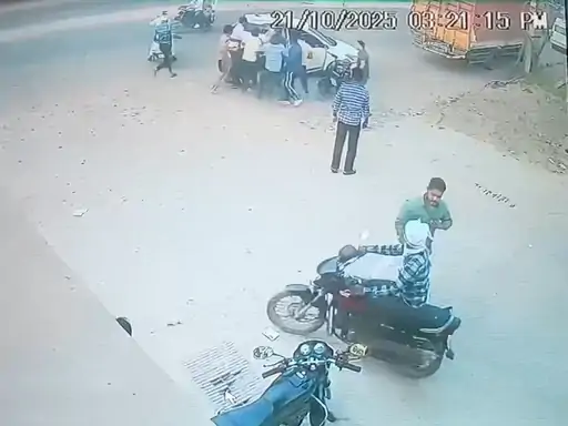 बुलंदशहर में दिनदहाड़े युवक का अपहरण:पुलिस ने युवक को किया बरामद,कार में खींचकर ले गए बदमाश...TV Newsकल तक