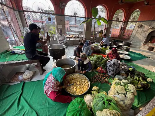 अनूपशहर के 5000 घरों में बन रही अन्नकूट सब्जी:115 तरह की सब्जियां बिकेगीं,गोवर्धन पर्व पर कड़ी भात भी बन रहा...TV Newsकल तक