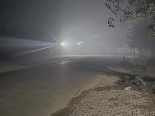 स्याना में डंपिंग ग्राउंड में आग, विषैला धुआं फैला:शरारती तत्वों पर होगी कार्रवाई,चार दिनों से लोग परेशान...TV Newsकल तक