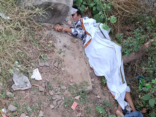 बुलंदशहर में रेल मार्ग पर मिला अज्ञात शव:मामले की जांच शुरू,पुलिस ने शव को पोस्टमॉर्टम के लिए भेजा...TV Newsकल तक