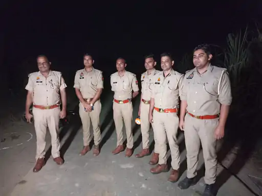 शिकारपुर में पुलिस मुठभेड़ में लूट का आरोपी गिरफ्तार:अवैध असलहा व चोरी की बाइक बरामद,जवाबी फायरिंग में घायल हुआ बदमाश...TV Newsकल तक