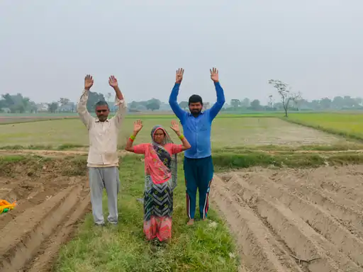 बुलंदशहर के परवाना गांव में चकरोड बंद:लेखपाल ने जांच का दिया आश्वासन,खेतों तक पहुंचने में हो रही परेशानी...TV Newsकल तक
