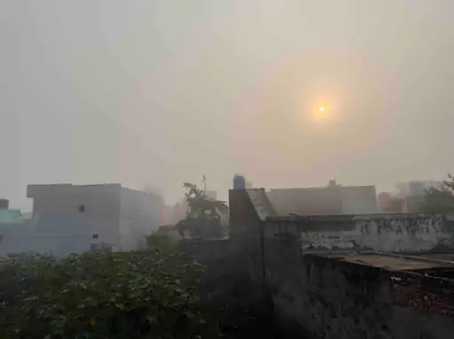 बुलंदशहर में कोहरे की दस्तक:तापमान 20 डिग्री पहुंचा,घना नहीं,ठंड ने बढ़ाई लोगों की परेशानी,पर असरदार कोहरा...TV Newsकल तक