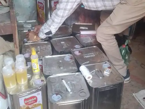 15 barrels of fake ghee seized in Hindaun: Factory raided and seized; joint action by Food Department, DST and police
