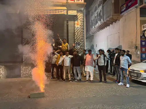 रामगढ़ शेखावाटी बनी नई पंचायत समिति:भाजपा कार्यकर्ताओं ने खुशी मनाते हुए की आतिशबाजी