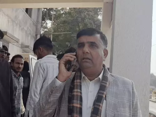 विधायक फोन करते रहे, नहीं पहुंची एंबुलेंस:घायल को खुद पहुंचाया अस्पताल, बोले- मरीज डेढ़ घंटे तक इंतजार करेगा क्या?