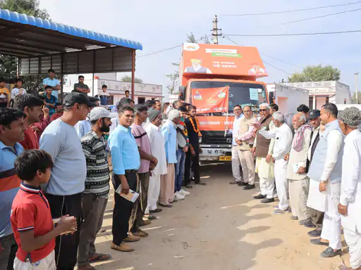 फतेहपुर में बीजेपी का विकास रथ रवाना:बीजेपी सरकार के 2 साल के कामों के बारे में बताएगा, बीजेपी नेता ने समस्याएं सुनीं फतेहपुर में बीजेपी का विकास रथ रवाना:बीजेपी सरकार के 2 साल के कामों के बारे में बताएगा, बीजेपी नेता ने समस्याएं सुनीं