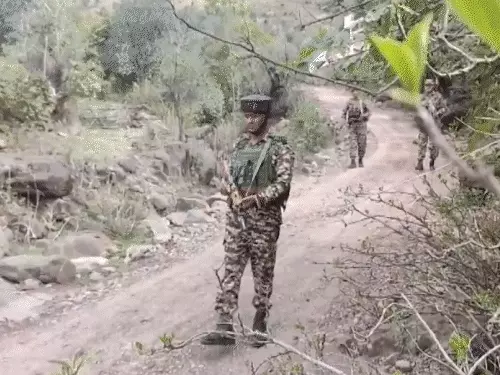 ब्रेकिंग : उधमपुर में सुरक्षाबलों और आतंकियों में मुठभेड़, एक पुलिसकर्मी शहीद