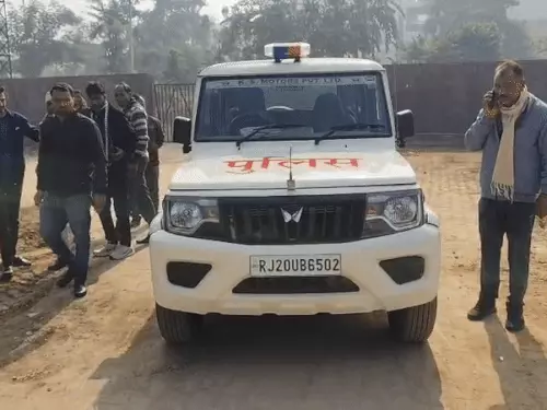 डिवाइडर से टकराई बाइक, हादसे में 24 वर्षीय युवक की मौत