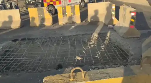 Accident : बाइक सवार को ट्रक ने मारी टक्कर, महिला और 2 साल के बेटे की मौत