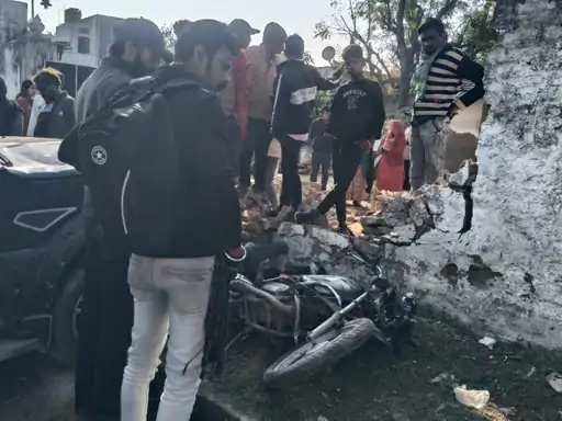 भीषण सड़क हादसा : तेज रफ़्तार स्कॉर्पियो ने ली युवक की जान