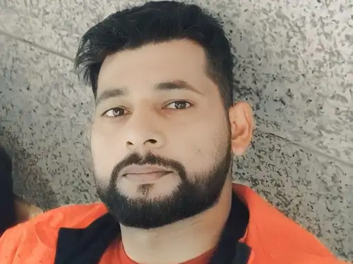 घने कोहरे में ट्रक ने वाहन को मारी टक्कर, दो बच्चे हो गए अनाथ