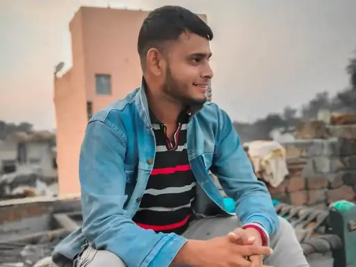 अज्ञात वाहन की टक्कर से दो दोस्तों की मौत, मचा कोहराम