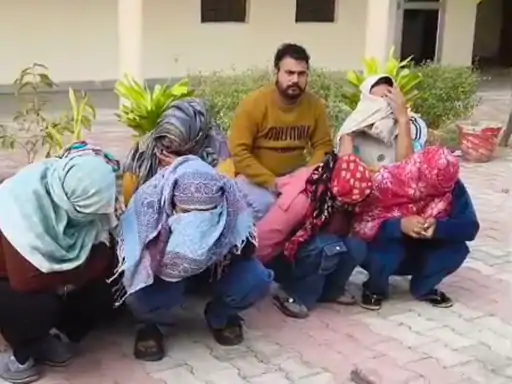 रतनगढ़ में स्पा सेंटर पर पुलिस का छापा:6 युवतियों समेत 8 आरोपी गिरफ्तार, अनैतिक गतिविधियों की सूचना पर कार्रवाई