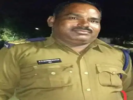 ड्यूटी से घर लौट रहा था प्रधान आरक्षक, सड़क हादसे में मौत