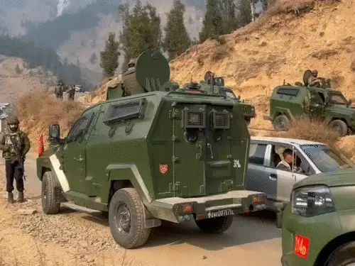 ब्रेकिंग न्यूज़ : गणतंत्र दिवस से पहले जम्मू-कश्मीर में आतंकी मुठभेड़ में 7 जवान घायल