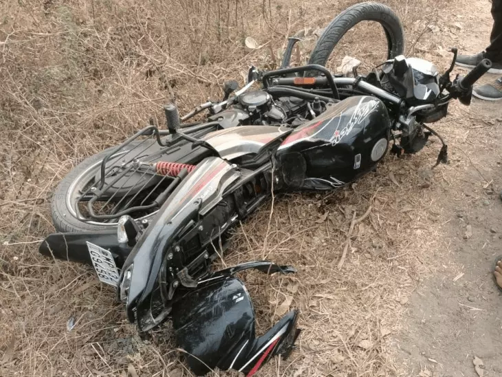 अनियंत्रित कार ने बाइक सवार को रौंदा, मौत