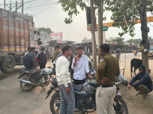 भावसार पुलिया पर पुलिस ने की चालानी कार्यवाही