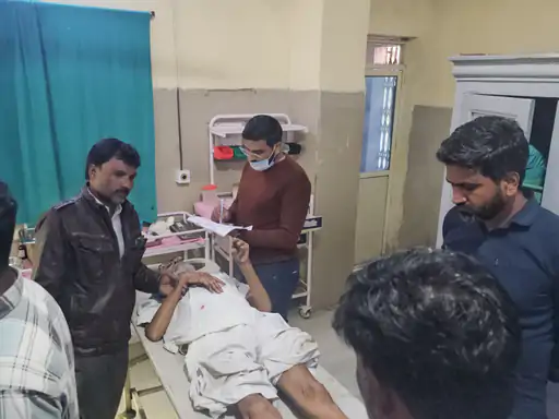 अज्ञात वाहन ने बुजुर्ग को मारी टक्कर, डायल 112 ने बचाई जान