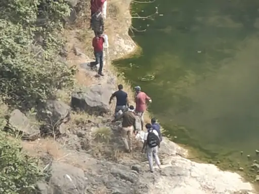 पातालपानी कुंड में मिला रिटायर्ड इंस्पेक्टर के बेटे का शव