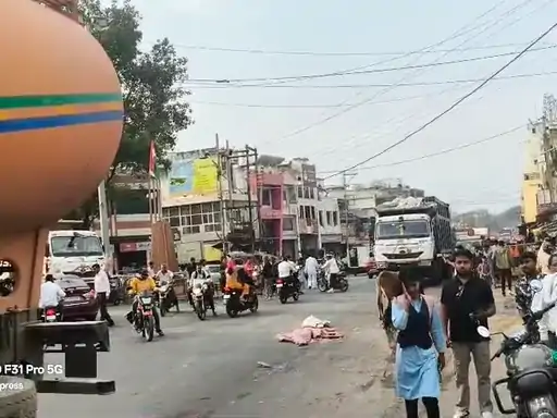 बड़वाह : कैप्सूल वाहन ने बुजुर्ग महिला को कुचला, मौके पर हुई मौत