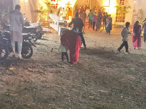 इंदौर क्षेत्र में BJP नेता पर फायरिंग, बाल – बाल बची जान