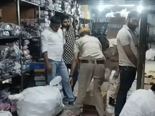 Copy footwear of branded companies caught