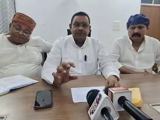बिहार की राजनीति में भूचाल: पूर्व मंत्री का बड़ा दावा, बोले- राज्य में यूसीसी लागू करते ही गिर जाएगी सरकार