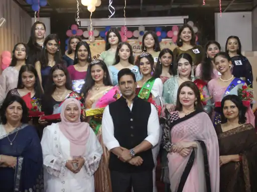 लखनऊ के ईजीडीसी में फ्रेशर्स पार्टी, भव्या और भूमिका बनीं मिस फ्रेशर