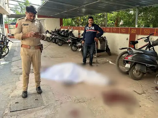 રાજકોટમાં આડા સંબંધની શંકામાં પત્ની પર ફાયરીંગ કર્યા બાદ પતિએ આત્મહત્યા કરી લીધી