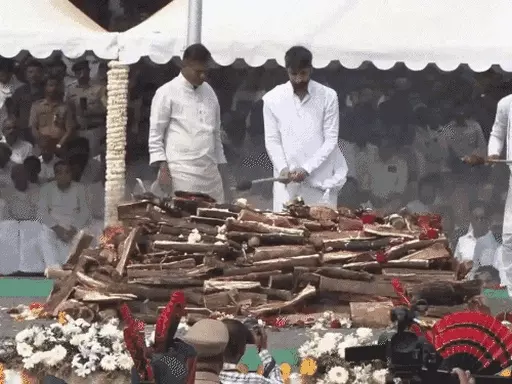 અજીત પવારનો પાર્થીવ દેહ પંચમહાભૂતમાં વિલીન