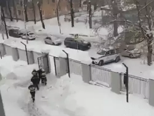 કેનેડાની હાઈસ્કુલમાં અંધાધૂંધ ગોળીબાર : ૧૦ના મોત - રપ ઘાયલ