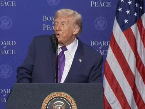 ટ્રમ્પે ફરી એકવાર દાવો કર્યો : ભારત-પાકિસ્તાનને ર૦૦ ટકા ટેરિફ લાદવાની ધમકી આપી હતી 