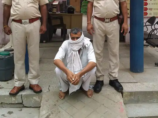 फैक्ट्रियों के कर्मचारियों को धमकी देकर वसूली: युवक बोलता था- मैं यहां का दादा हूं, काम करना है तो 1 हजार मंथली देनी पेड़गी; पुलिस ने किया गिरफ्तार