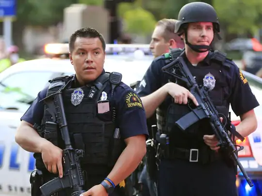 अमेरिका के इलिनॉय में गोलीबारी, 12 लोग घायल; तीन संदिग्ध हमलावरों की तलाश में जुटी पुलिस